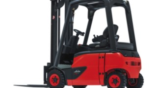 A Linde E16 – E20 EVO sorozatú négykerekű elektromos targoncájának nézete