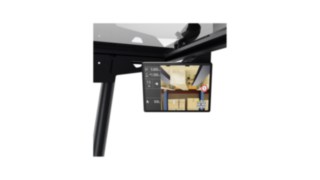 A Linde Anyagmozgatás tolóoszlopos targoncája 7 hüvelykes többfunkciós kijelzővel