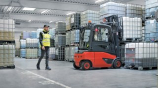A Linde Reverse Assist Camera rendszerével a biztonságot a salzkotteni telephelyen a tolatási manőverek során. A Linde Reverse Assist Camera rendszere a CEMEX-nél