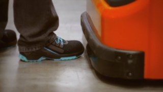 A Linde Active Foot Bumper rendszere használat közben. A Linde Active Foot Bumper rendszere használat közben.
