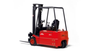 1982-ben először az E12 – E18 targonca kínál ergonómiailag optimalizált járművezetői munkahelyet. A Linde Anyagmozgatás E16 elektromos targoncája 1982-ből