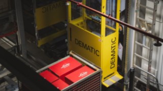 Dematic kitároló berendezés a magasraktárban