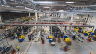 Több Linde elektromos magasemelő használatban a KION Regional Distribution Centerben