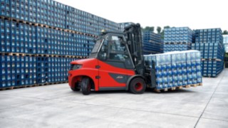 A Linde targoncái garantálják a folyamatos működést. A Linde E80 elektromos targoncája az italgyártásban