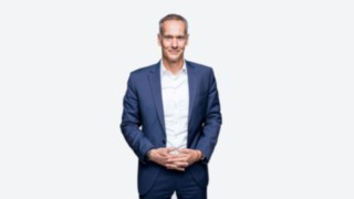 Dr. Frank Schepp 2022 óta a Linde Anyagmozgatás vállalatvezetésének tagjaként a műveletekért felel.