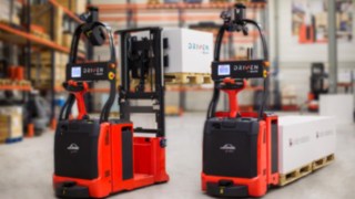 A Linde lézeres vezérléstechnológiával működő automatizált targoncái. A Linde lézeres vezérléstechnológiával működő automatizált targoncái.