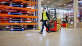 A Linde Anyagmozgatás L10 – L16 B sorozatú elektromos raklapemelői Videó a Linde Anyagmozgatás L10 – L16 B sorozatú elektromos raklapemelőiről