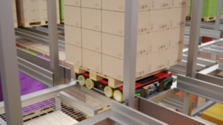 A Linde Anyagmozgatás S-MATIC cube shuttle-rendszere